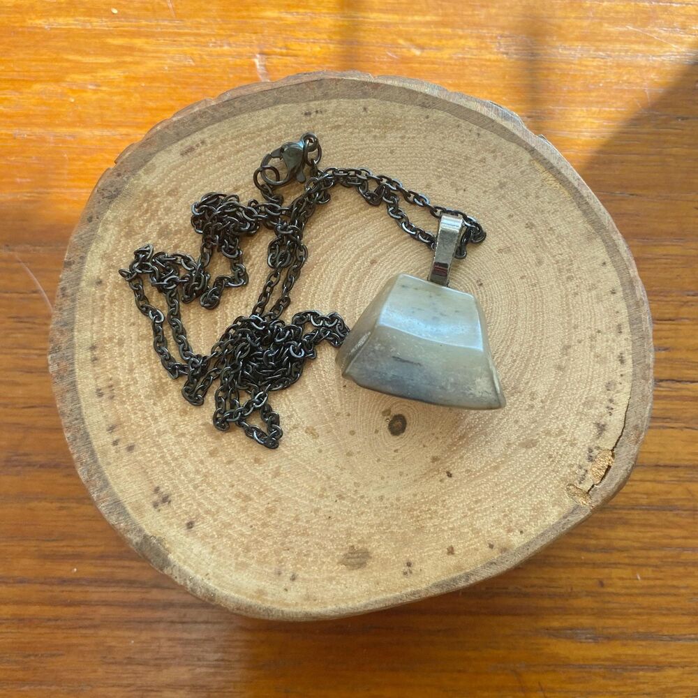 Translucent Gray Black Ombre Purse-shaped Tumbled Rock 24 in Black Plated Chain